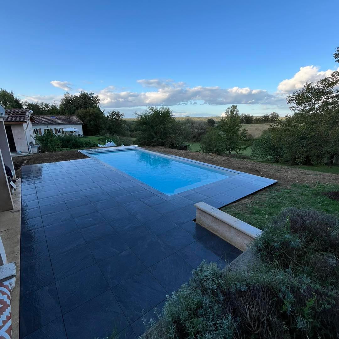 Piscine coque Aboral installée par Mètre Cube